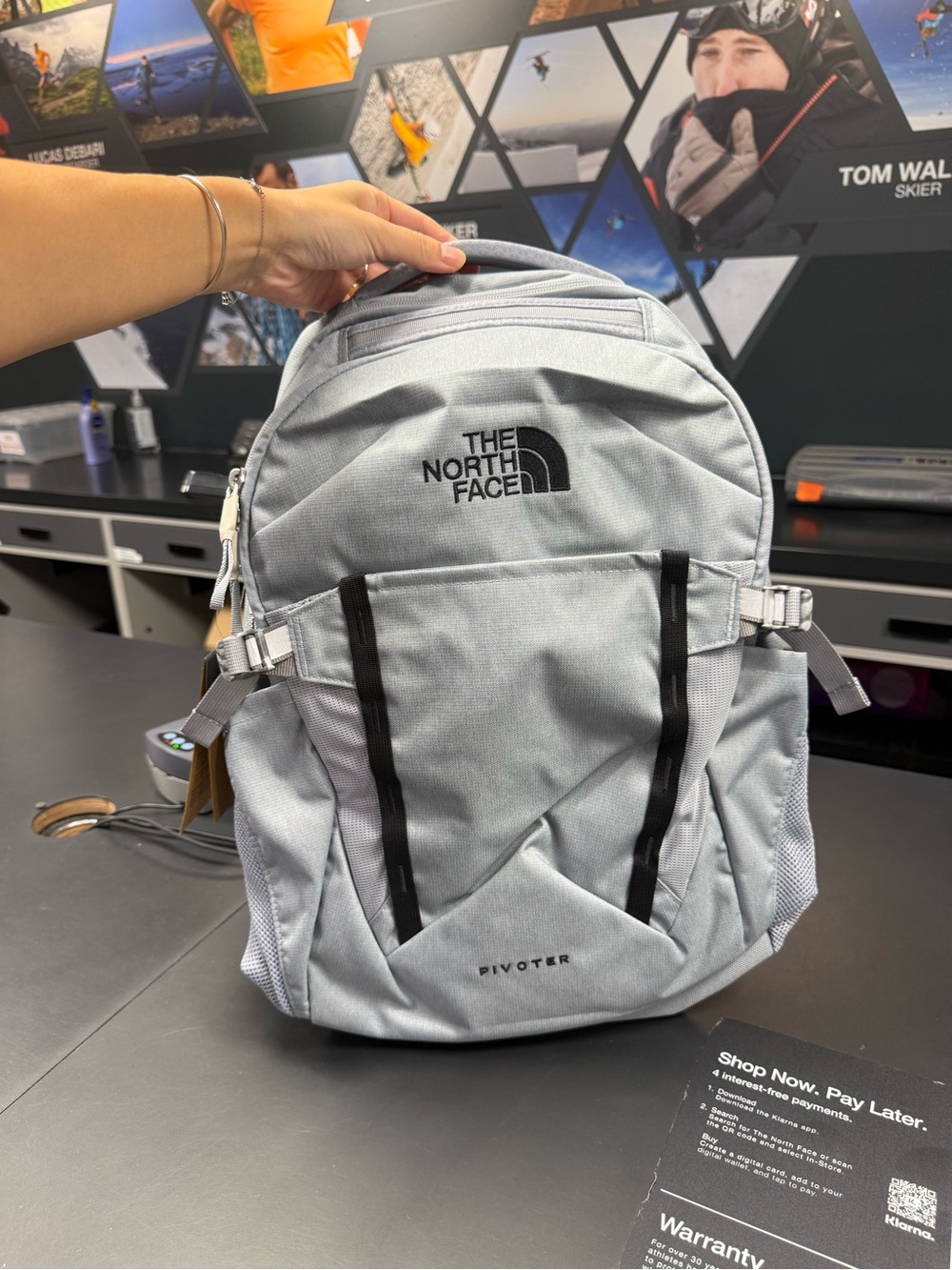 Brand New！The North Face Pivotor Backpack - Light Gray，Unisex